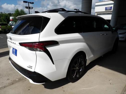 2022 Toyota Sienna XSE 7 Passenger