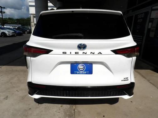 2022 Toyota Sienna XSE 7 Passenger