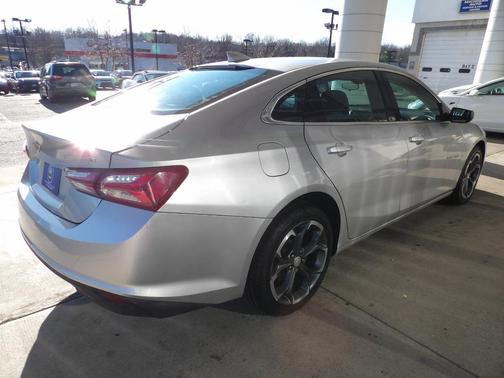 2022 Chevrolet Malibu FWD LT