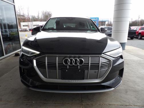 2021 Audi e-tron Premium