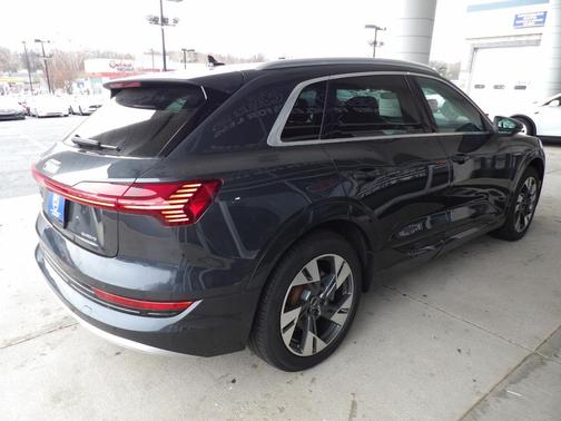 2021 Audi e-tron Premium