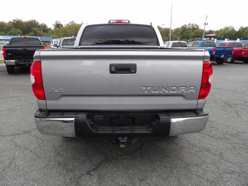 2018 Toyota Tundra SR5