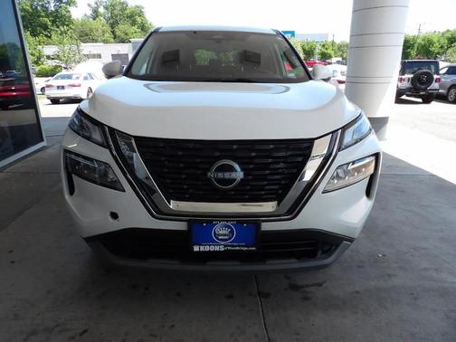 Pearl White Tricoat 2023 Nissan Rogue SV