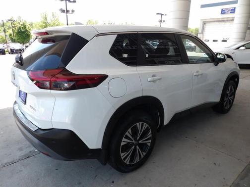 Pearl White Tricoat 2023 Nissan Rogue SV