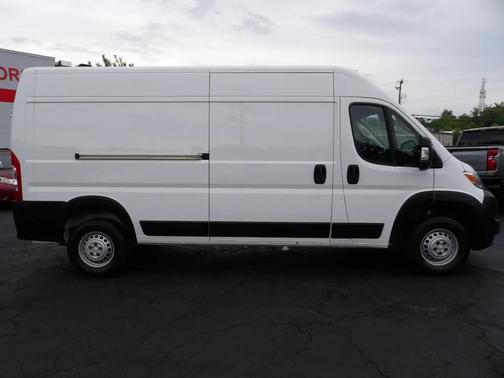 Bright White Clearcoat 2025 RAM ProMaster 2500 Tradesman