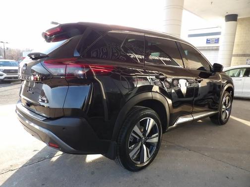 2022 Nissan Rogue SL