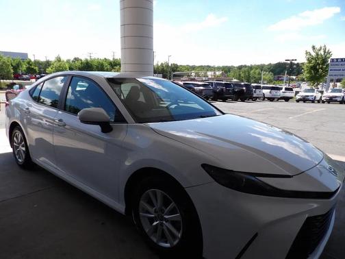Ice Cap 2025 Toyota Camry LE