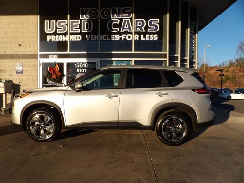 2024 Nissan Rogue SV