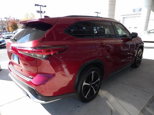 2022 Toyota Highlander XSE