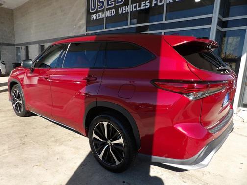 2022 Toyota Highlander XSE