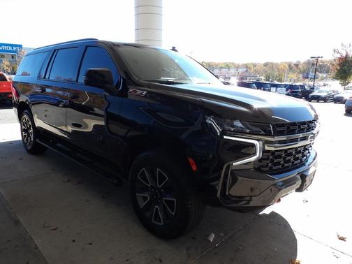 2022 Chevrolet Suburban 4WD Z71