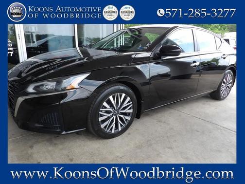 Super Black 2023 Nissan Altima 2.5 SV