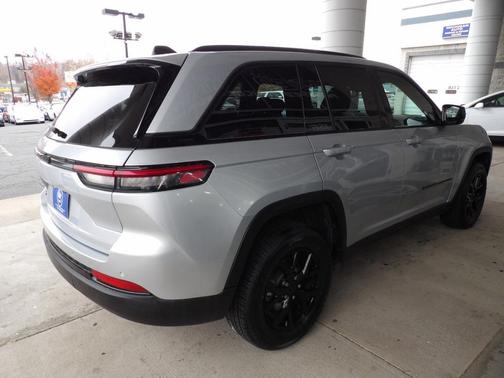 2024 Jeep Grand Cherokee Altitude