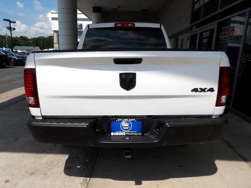 2024 RAM 1500 Classic Warlock Crew Cab 4x4 5'7' Box