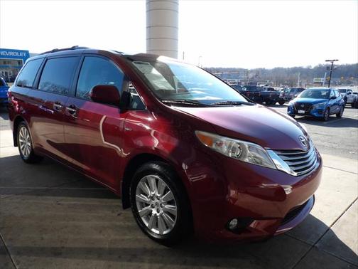 2017 Toyota Sienna XLE