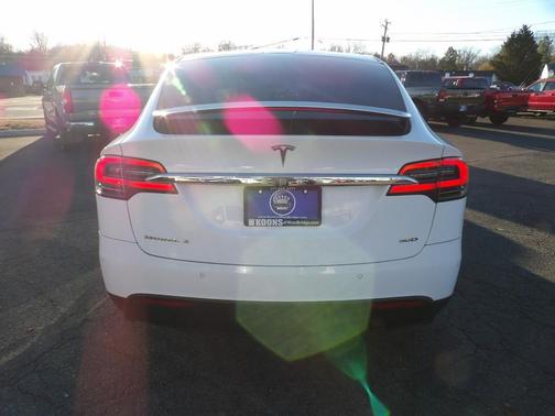 2016 Tesla Model X 70D