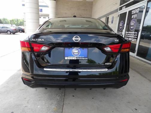 Super Black 2022 Nissan Altima 2.5 SV