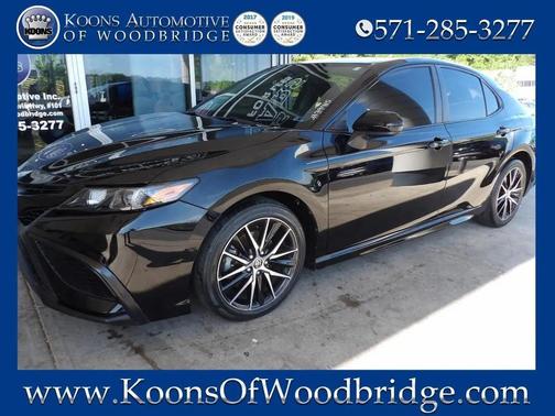 Midnight Black Metallic 2021 Toyota Camry SE