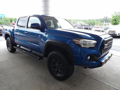 Blazing Blue Pearl 2018 Toyota Tacoma SR5