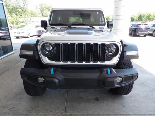 Silver Zynith Clearcoat 2024 Jeep Wrangler 4xe Rubicon