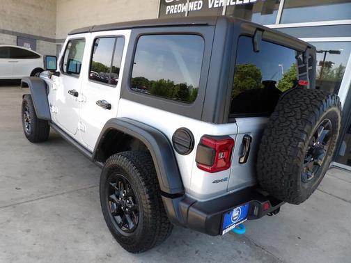 Silver Zynith Clearcoat 2024 Jeep Wrangler 4xe Rubicon