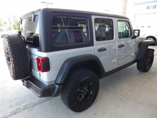 Silver Zynith Clearcoat 2024 Jeep Wrangler 4xe Rubicon