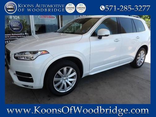White 2017 Volvo XC90 T6 Momentum