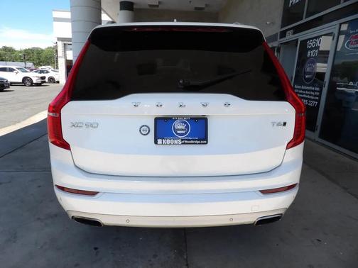 White 2017 Volvo XC90 T6 Momentum