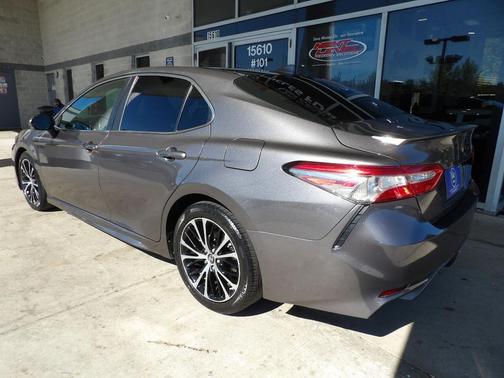 2019 Toyota Camry SE