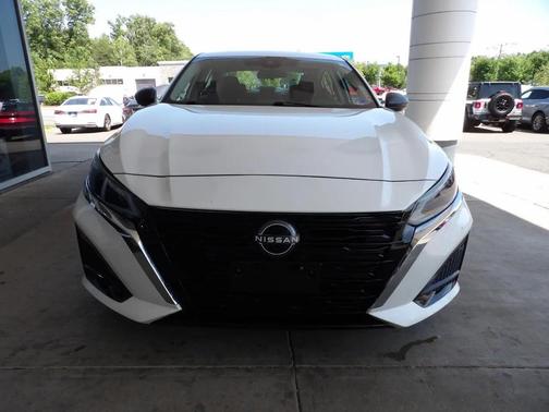 Pearl White Tricoat 2024 Nissan Altima 2.5 SV