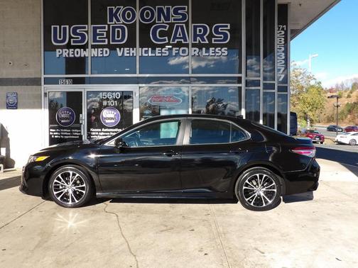 2020 Toyota Camry SE