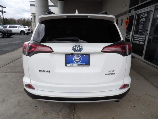 2018 Toyota RAV4 Hybrid XLE