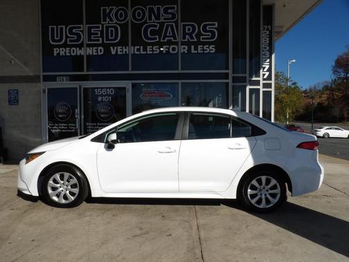 2025 Toyota Corolla LE