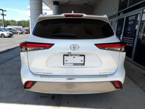 2022 Toyota Highlander Platinum