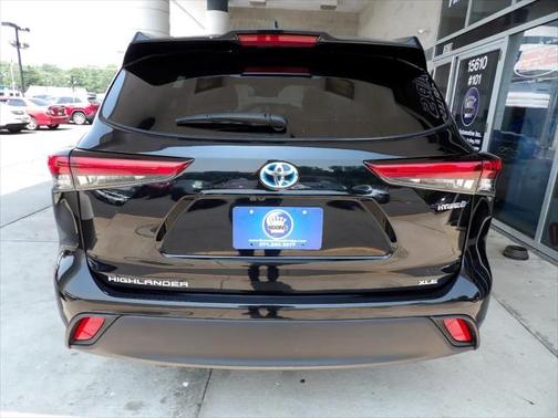 2023 Toyota Highlander Hybrid XLE