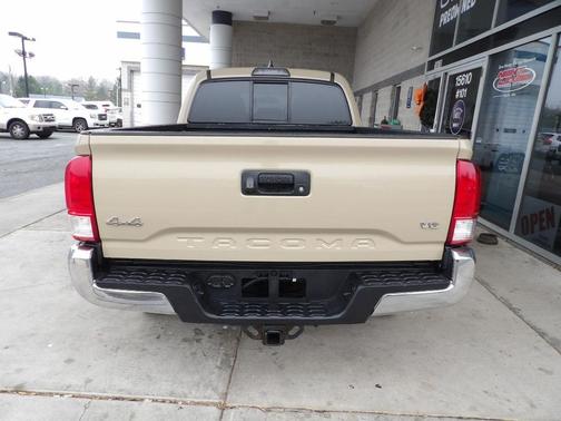 2017 Toyota Tacoma SR5