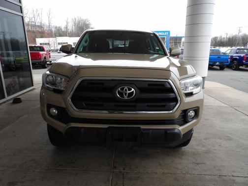 2017 Toyota Tacoma SR5