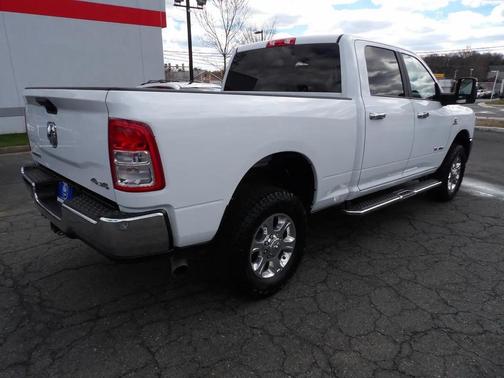 Bright White Clearcoat 2024 RAM 2500 Big Horn Crew Cab 4x4 6'4' Box