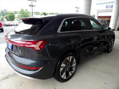 2021 Audi e-tron Premium