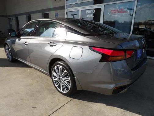 Gun Metallic 2024 Nissan Altima 2.5 SL