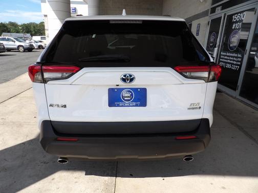 2022 Toyota RAV4 Hybrid XLE