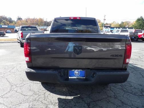 2024 RAM 1500 Classic Warlock Crew Cab 4x4 5'7' Box