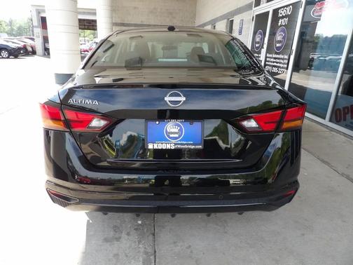Super Black 2025 Nissan Altima SV FWD