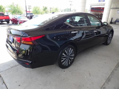 Super Black 2025 Nissan Altima SV FWD