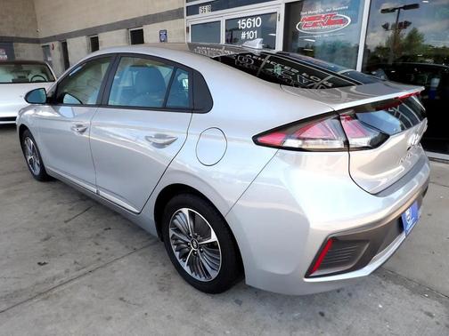 2021 Hyundai IONIQ Plug-In Hybrid SE