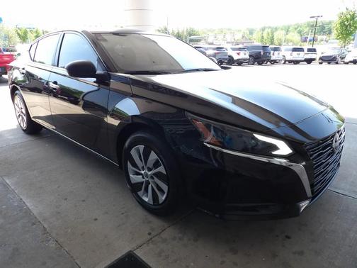 Super Black 2025 Nissan Altima S FWD