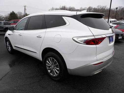 2022 Buick Enclave FWD Essence
