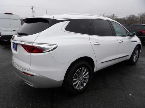 2022 Buick Enclave FWD Essence