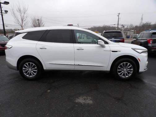 2022 Buick Enclave FWD Essence