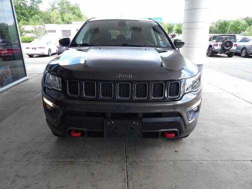 Granite Crystal Metallic Clearcoat 2018 Jeep Compass Trailhawk